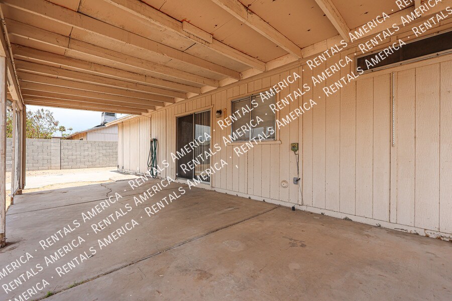Building Photo - 1117 W Auburn Dr