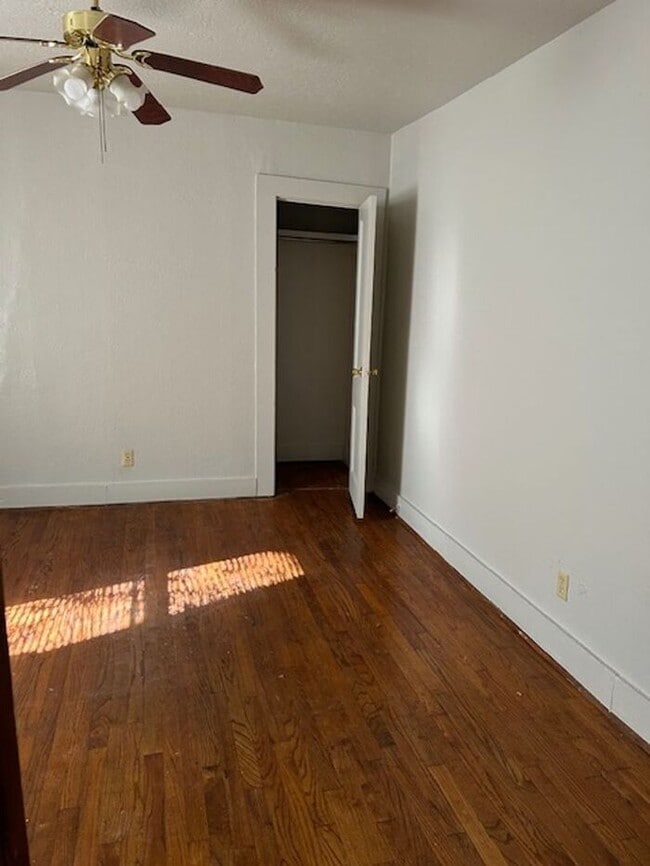 Building Photo - Cute duplex right on OU Campus