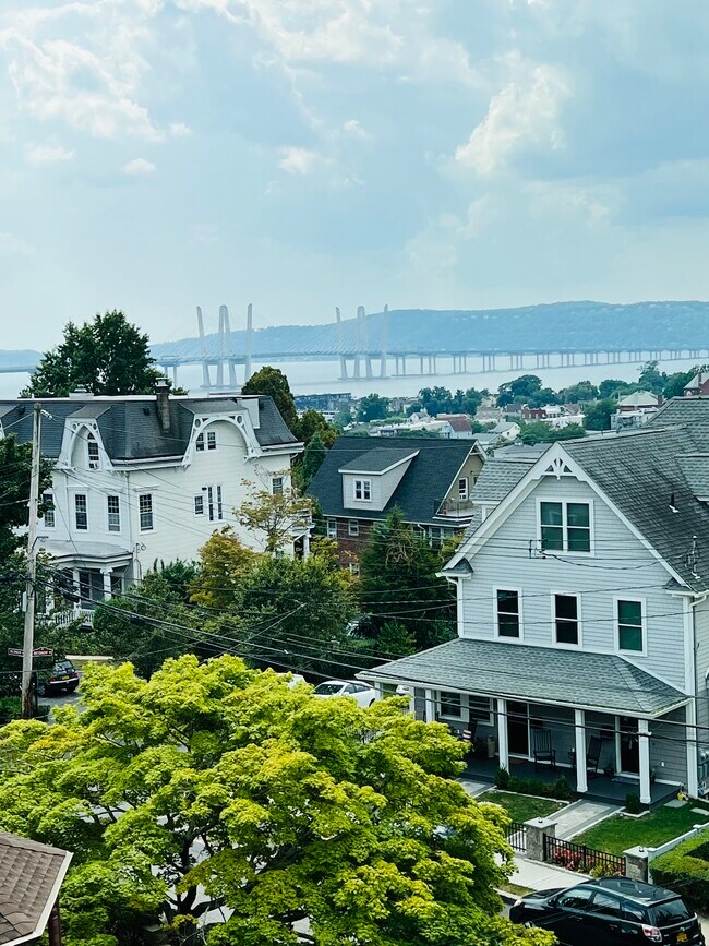 Building Photo - 48 Hudson Terrace