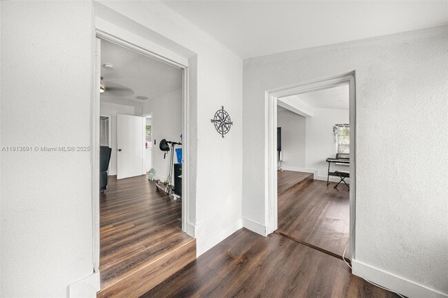 Building Photo - 600 SW 10th St