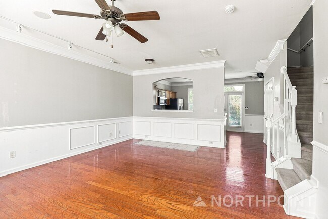 Building Photo - 9311 Greenheather Dr