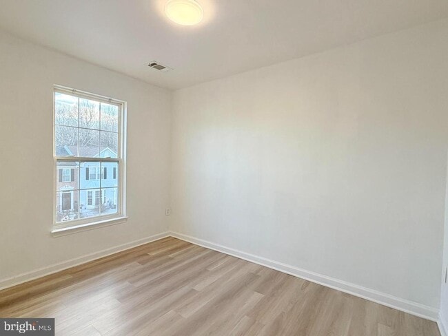 Building Photo - 66 Alexis Dr