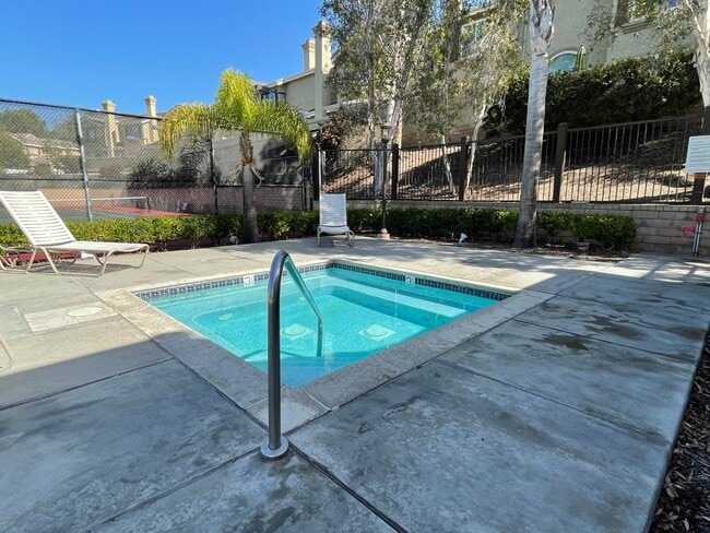 Building Photo - Del Mar Single Family Home- Just in Time for Summer!