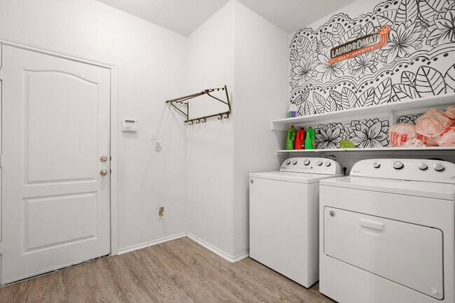 Building Photo - 243 Mancos Dr