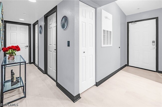Building Photo - 8274 Key Royal Cir