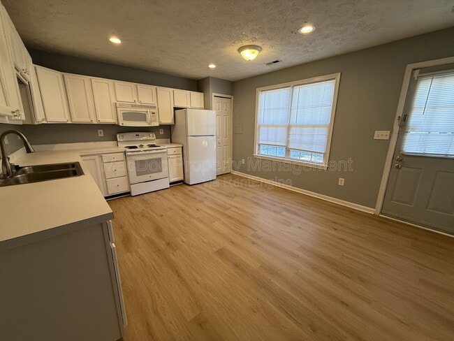 Building Photo - 10500 Boxmeer Ct