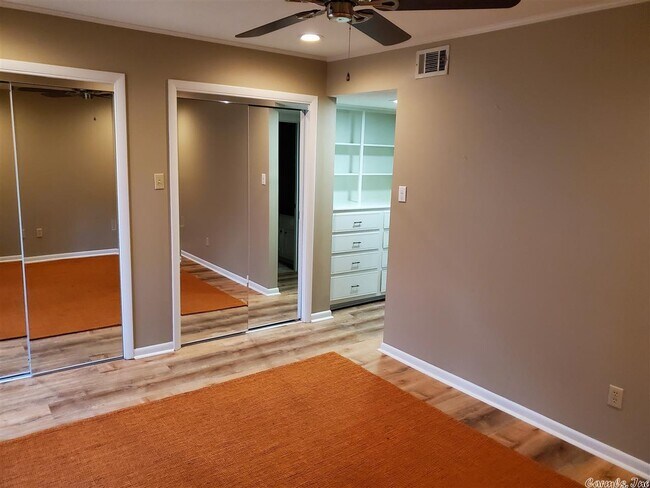 Building Photo - 1201 N Pierce St