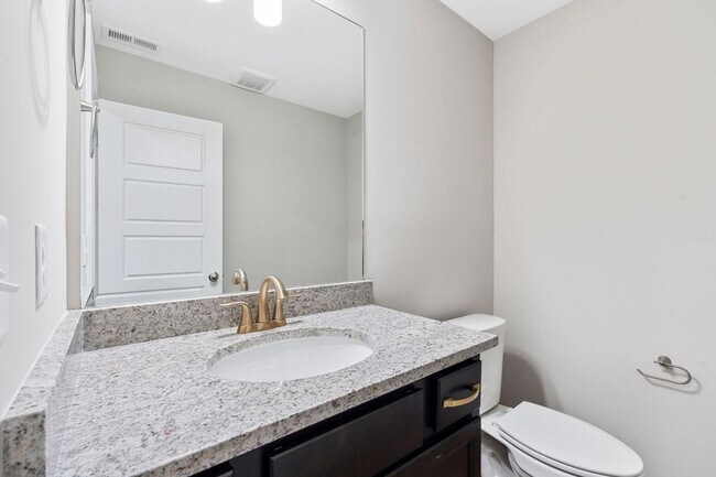 Building Photo - 453 Friendly Ave