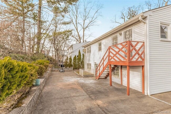 Building Photo - 47 Shelburne Rd
