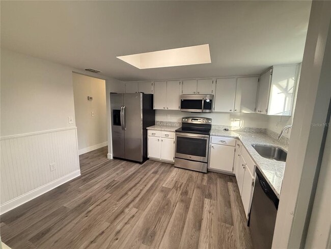 Building Photo - 9744 Tattersall Ave