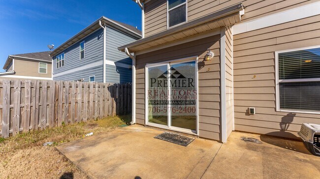 Building Photo - 7331 San Vista Dr