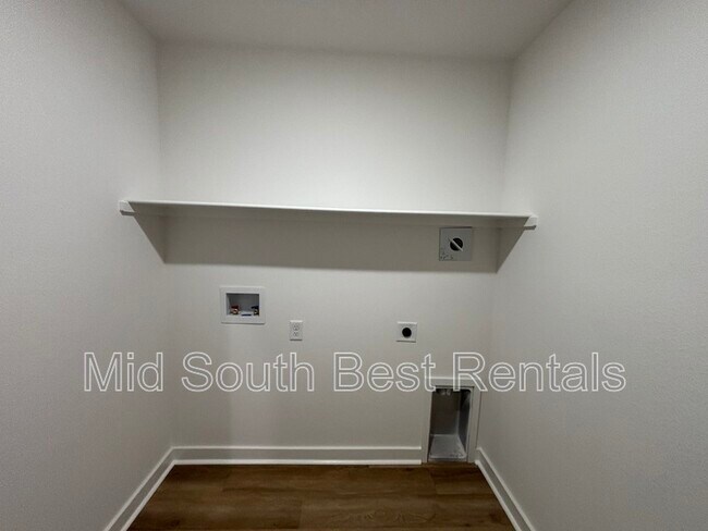 Building Photo - 260 Alyece Ln