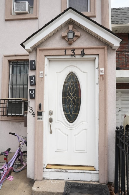 Building Photo - 134 Broadway