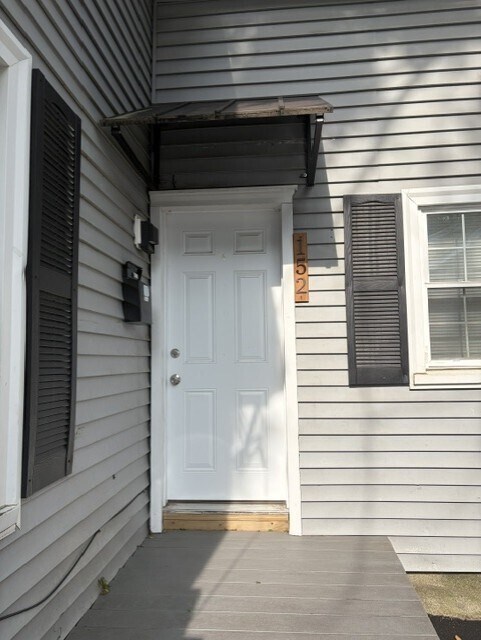 Building Photo - 152 High St