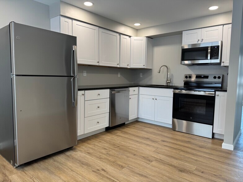 Building Photo - 1125 Harmony Rd