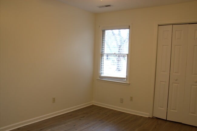 Building Photo - 1007 Kinsey Dr SE