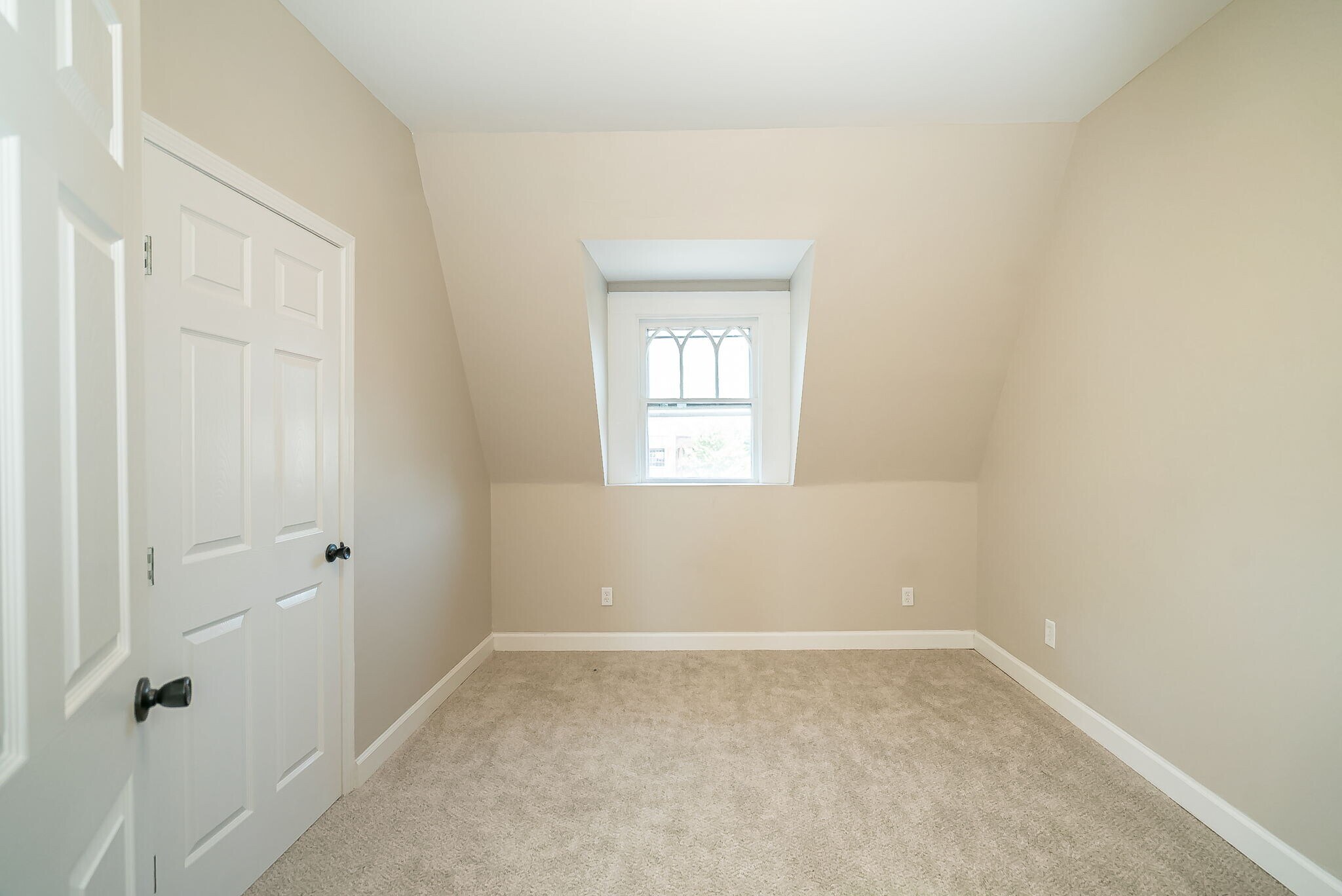 Building Photo - 1936 Arsenal St