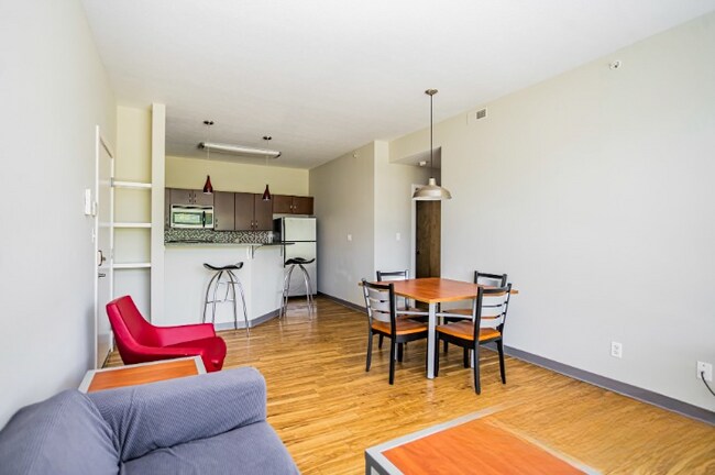 Building Photo - 17 Hundred