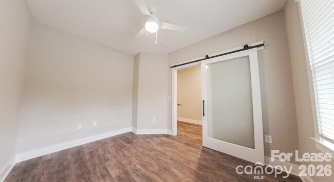 Building Photo - 17014 Fairmount Way