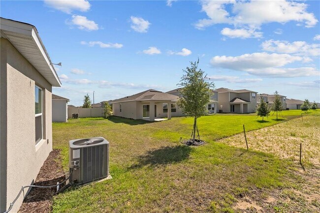Building Photo - 4560 Ranunculus St