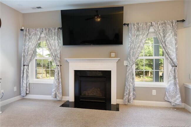 Building Photo - 40 Cherry Hill Dr