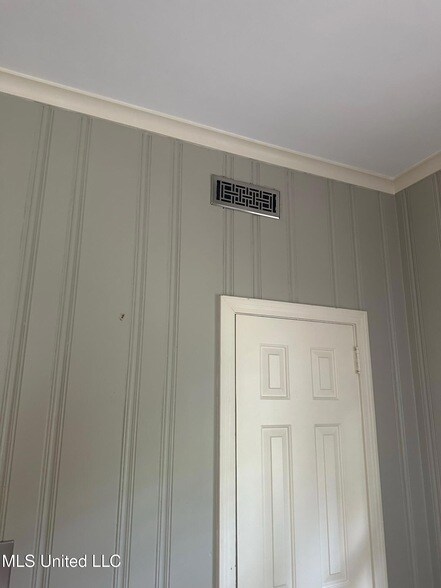 Building Photo - 3564 Cowan Pl