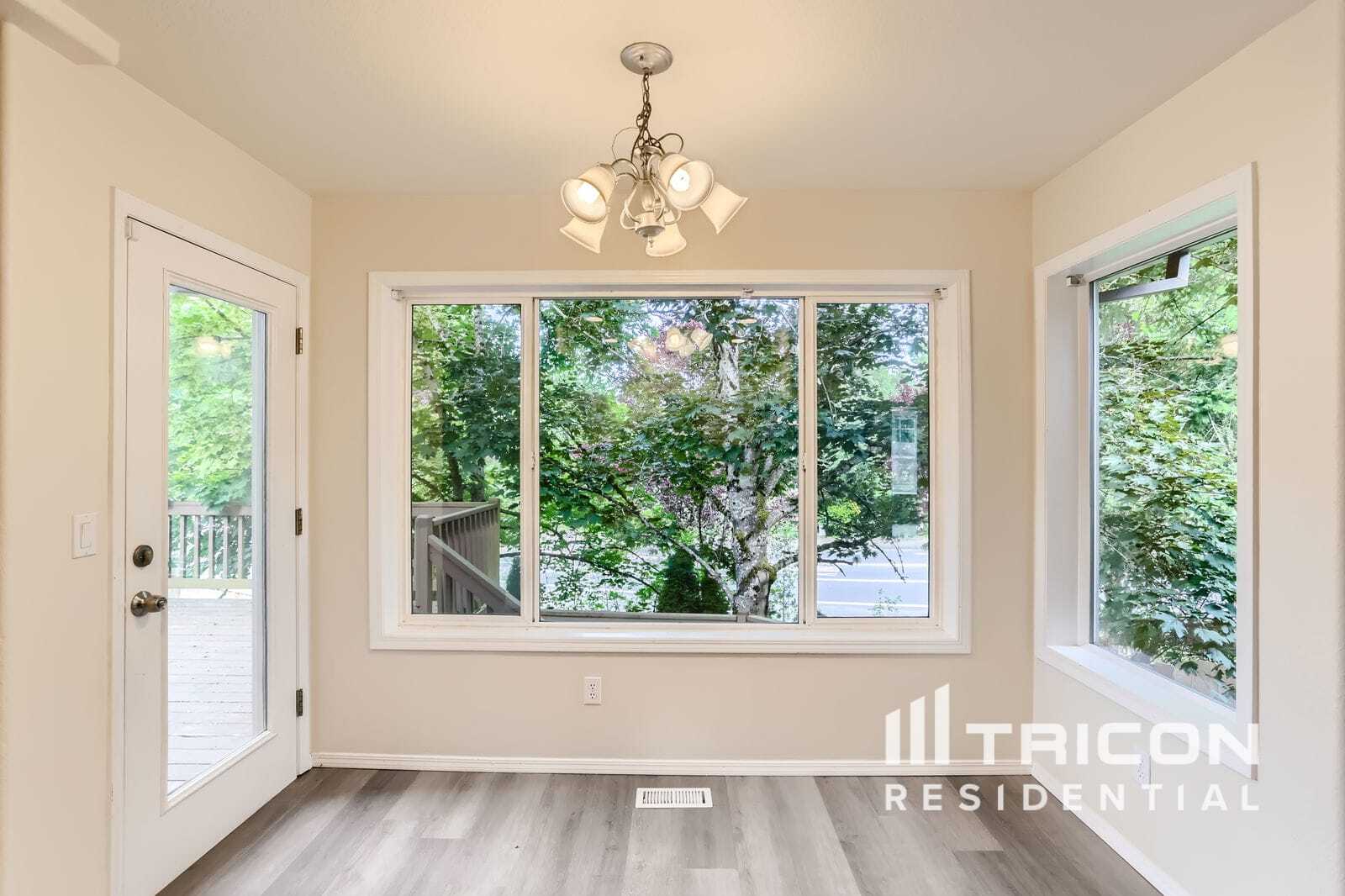 Building Photo - 16019 SW Hawk Ct