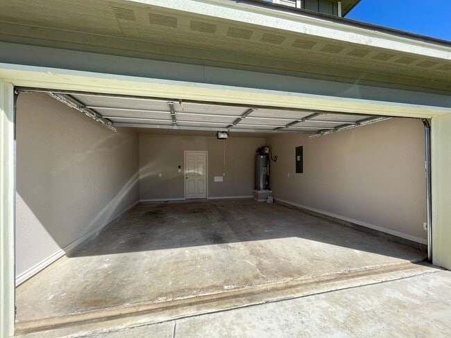 Building Photo - Townhome for rent