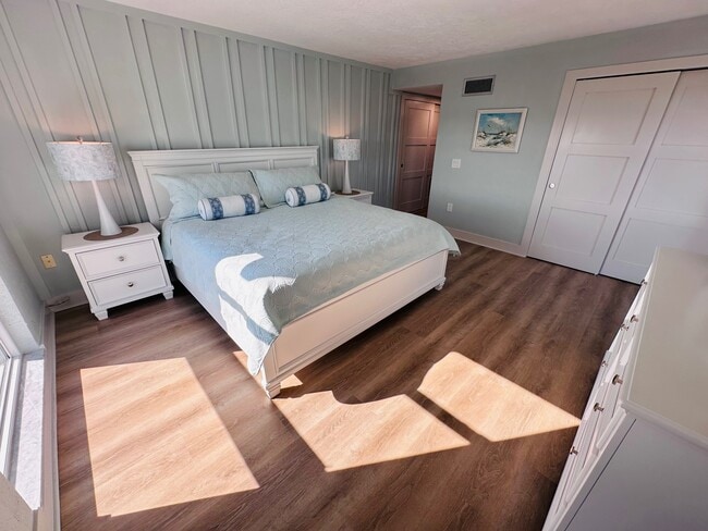 Building Photo - 555 Gulf Way