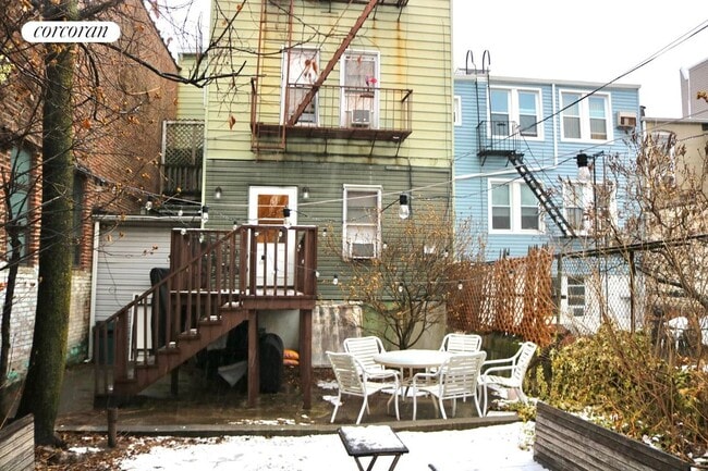 Building Photo - 38 Richardson St