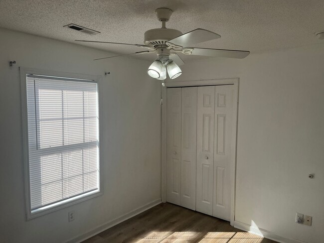 Building Photo - Pet Friendly 3 Bedroom, 2 Bath Duplex in College Park Available Soon!