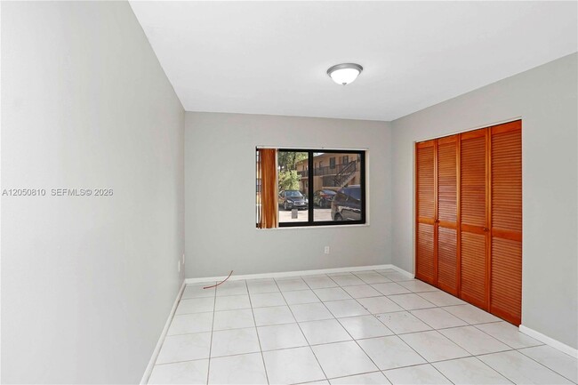 Building Photo - 2530 W 67th Pl