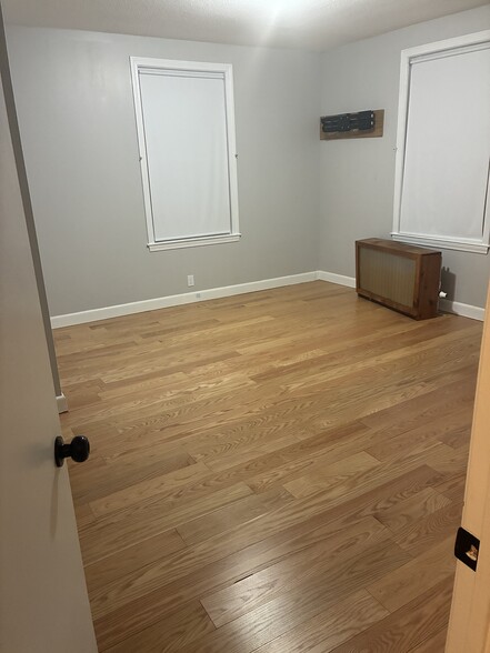 1st flr bed 1 - 26 Read St