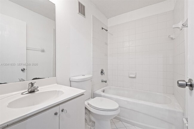 Building Photo - 1261 SE 27th St
