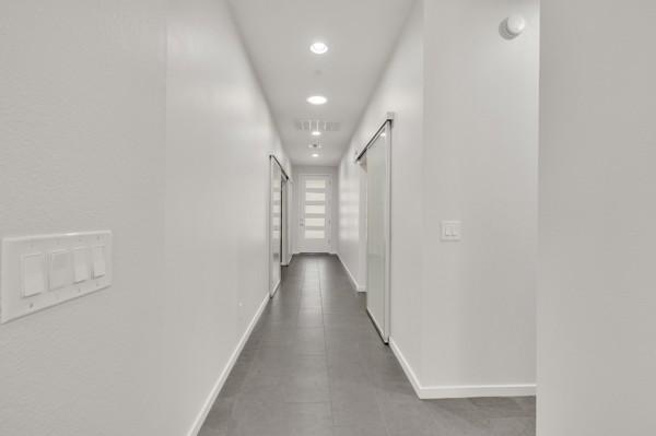 Building Photo - 1665 E Lafayette Ave