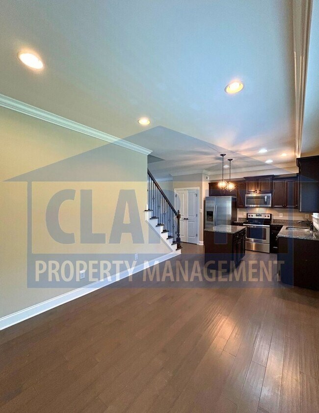 Building Photo - Modern, Upscale Townhouse w/ attached Garage!