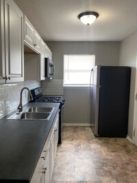Building Photo - ALLENDE DUPLEX