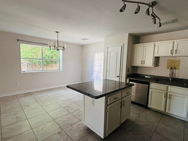 Building Photo - 2103 Dorado Dr