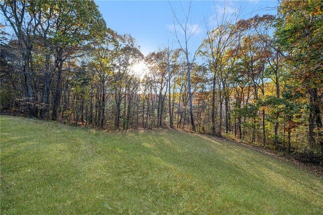 Building Photo - 42 Rollingwood Dr