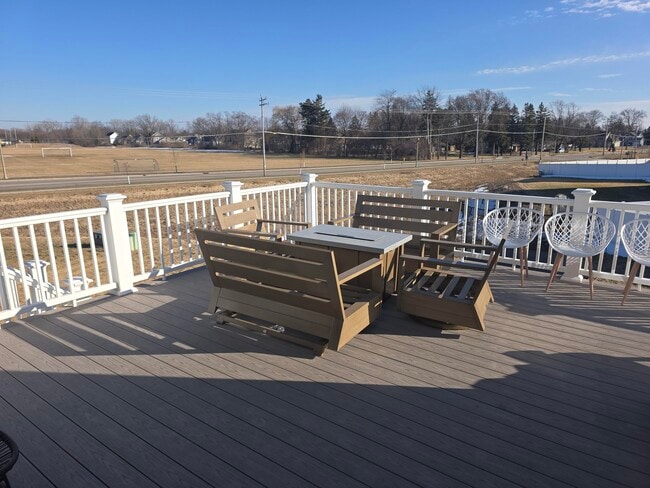 Building Photo - W240N5649 Holly Ct