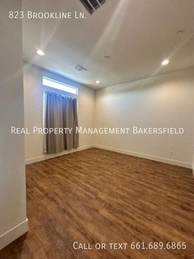 Building Photo - 823 Brookline Ln