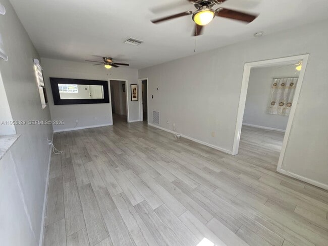 Building Photo - 3083 SW 17th St