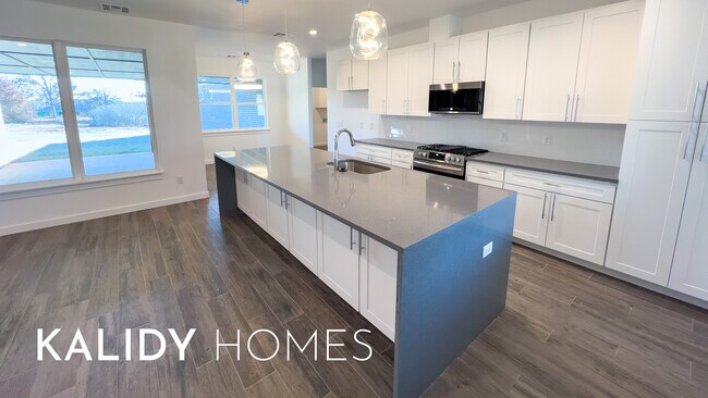 Building Photo - 17636 Salma Rd