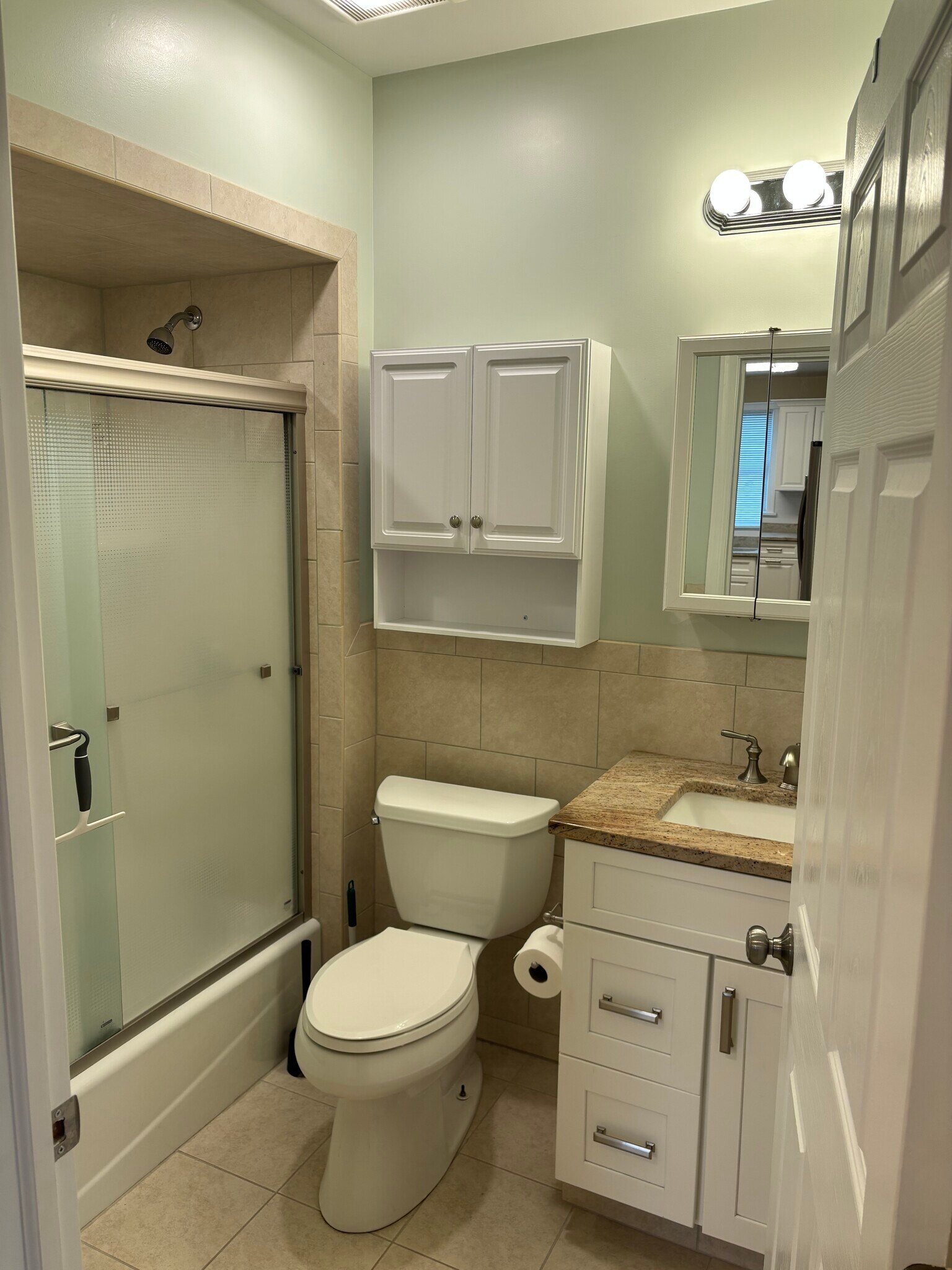 Building Photo - 398 Franklin Ave