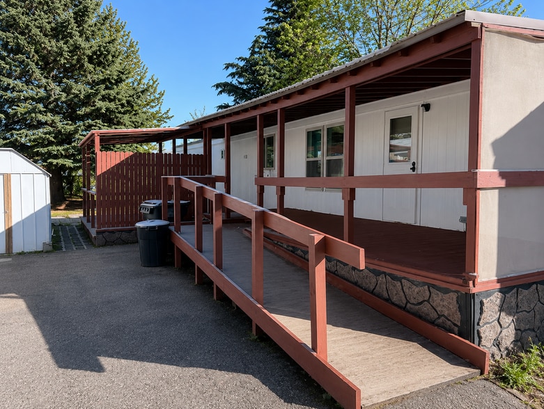 Building Photo - 2230 N Whispering Pnes Dr