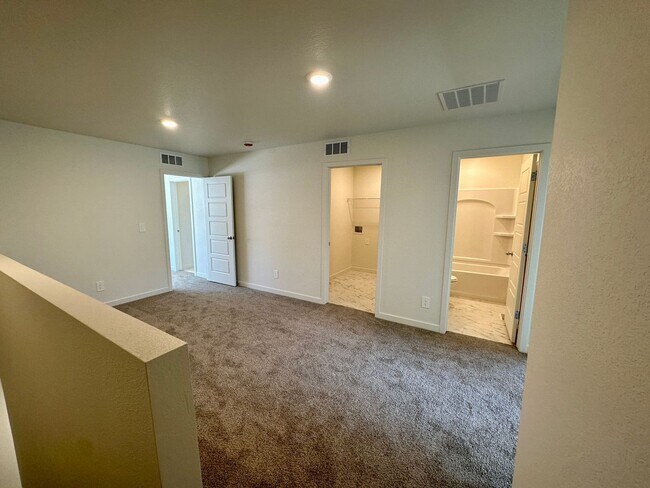 Building Photo - 3909 Canoe St