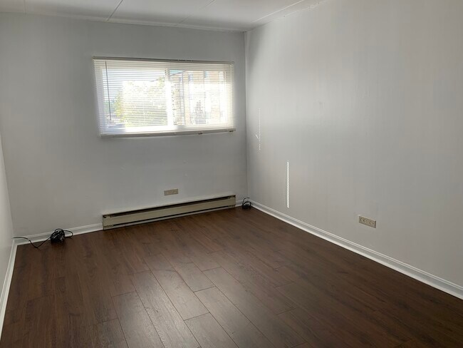 Building Photo - 7443 Washington St