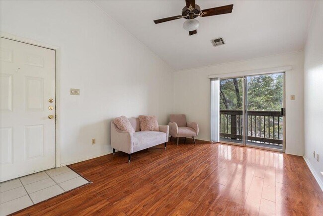 Building Photo - 6903 Deatonhill Dr
