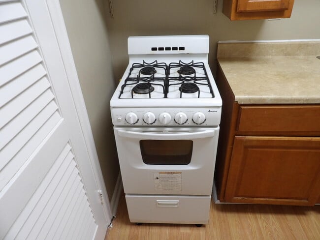 Building Photo - 720 Woodland Ave