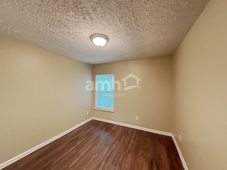 Building Photo - 1375 E Nir Shreibman